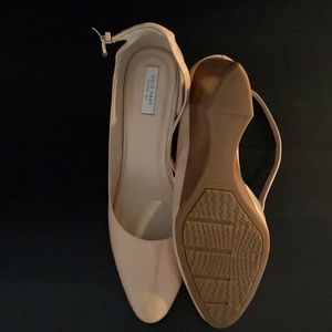 NWOT Cole Haan Nude wedges size 9.